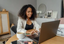 Travail freelance : faut-il faire un CV ou se présenter autrement ?